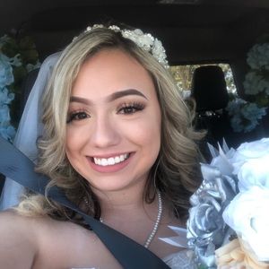 Meet your Posher, Alma